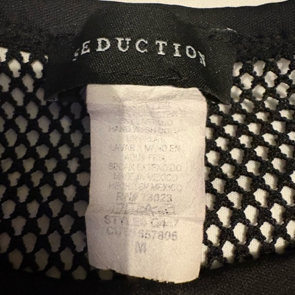 Elegant Black Mesh Crop Top - Picture 3 of 3